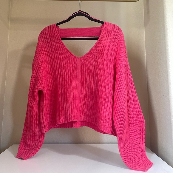 Urban Outfitters Avery Double V-Neck Sweater in Pink, size xs. NWT - Picture 1 of 7